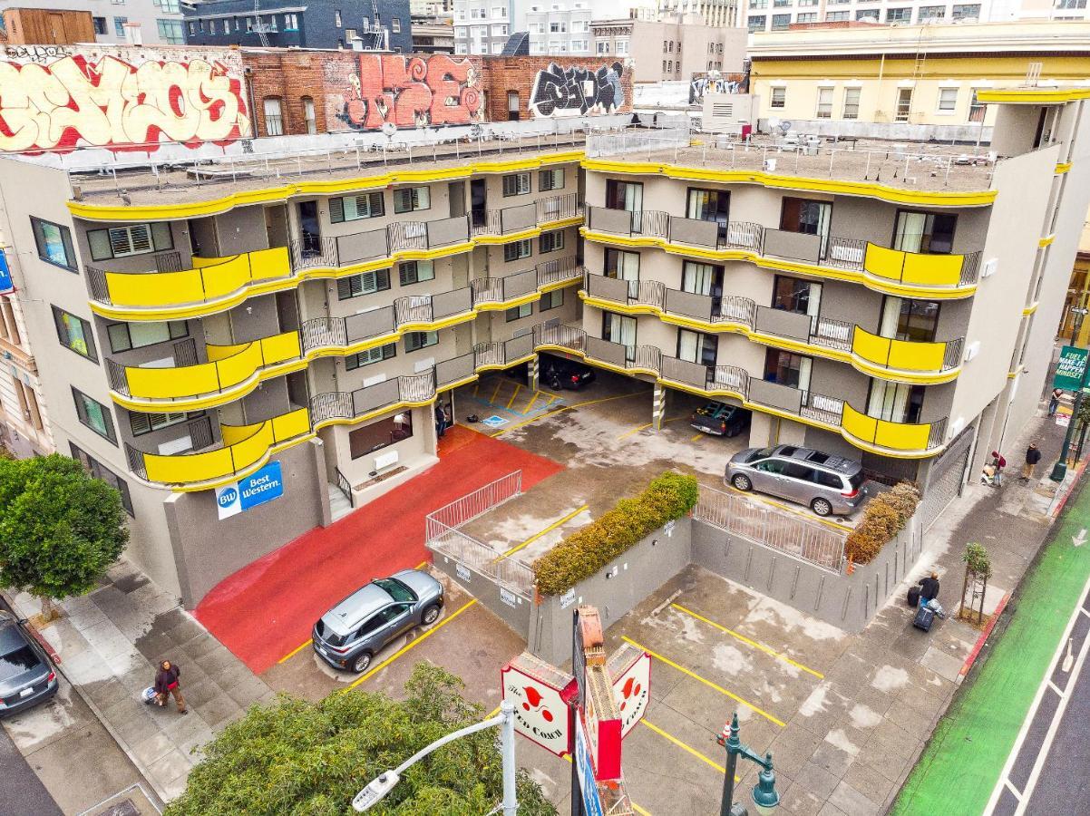 Western Red Coach Hotel 3*